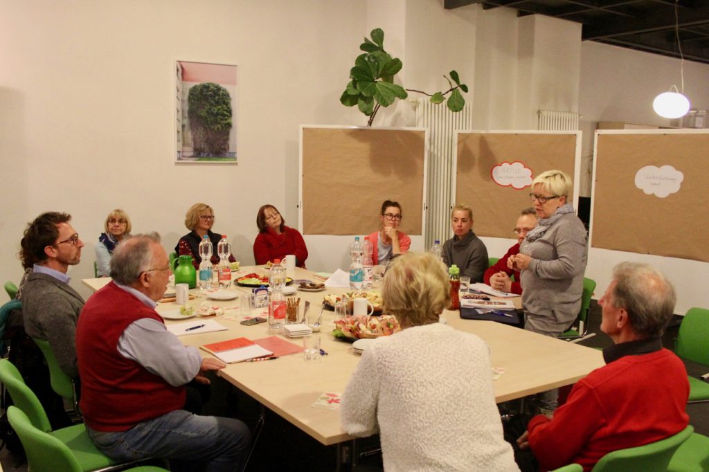 Aktive und zukünftig Aktive in den Stadtteilen Gohlis, Möckern und Wahren nahmen beim 3. Bürgercafé im Infozentrum teil. (Foto: Stephan Grandke)